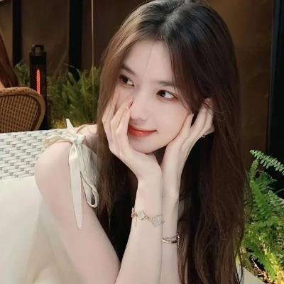 当年不肯嫁春风无端却被秋风误